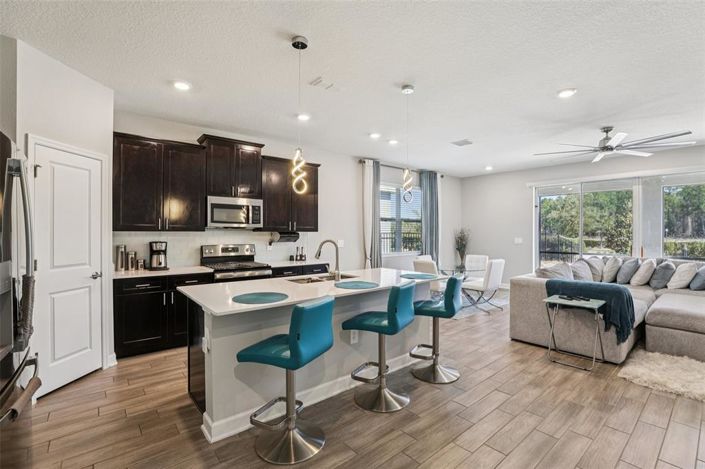 Image No.10-5 Bed Property for sale