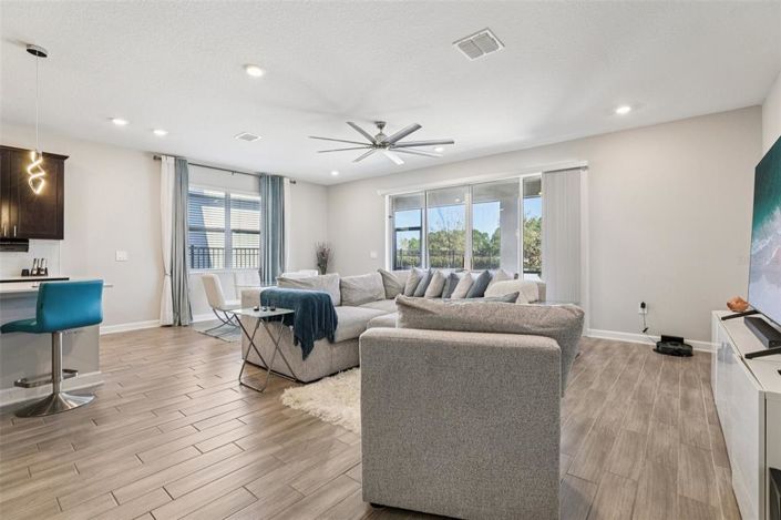 Image No.15-5 Bed Property for sale