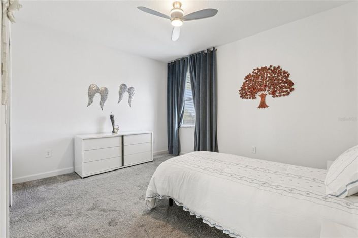 Image No.40-5 Bed Property for sale