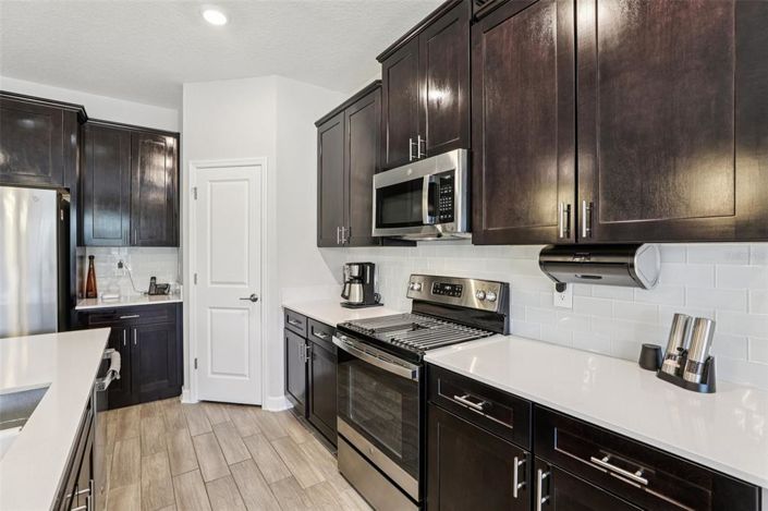 Image No.8-5 Bed Property for sale