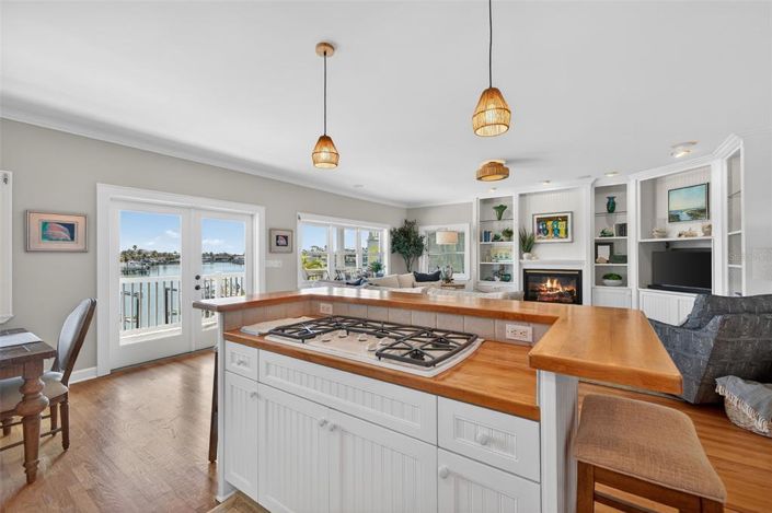 Image No.12-3 Bed Property for sale