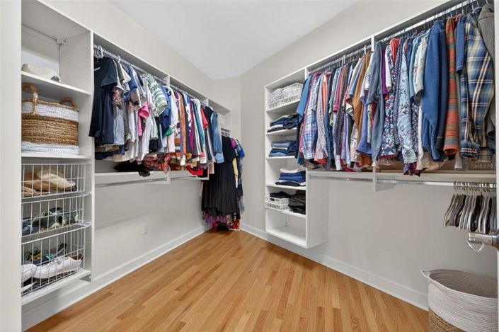 Image No.46-3 Bed Property for sale