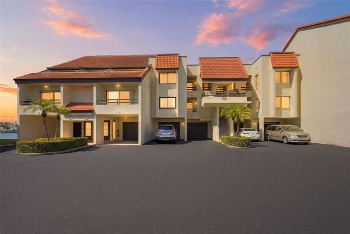 Image No.2-Maison de ville de 2 chambres à vendre à Tierra Verde 