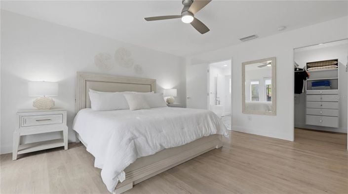 Image No.17-3 Bed Property for sale