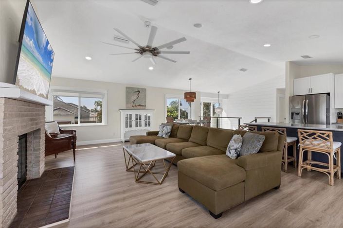 Image No.13-2 Bed Property for sale