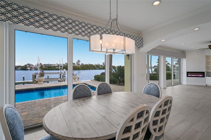 Image No.27-4 Bed Property for sale