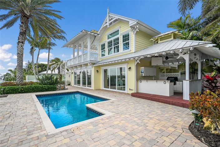 Image No.4-4 Bed Property for sale