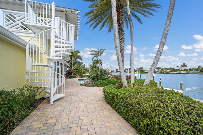 Image No.57-4 Bed Property for sale