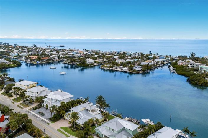 Image No.9-4 Bed Property for sale