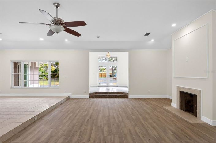 Image No.13-7 Bed Property for sale