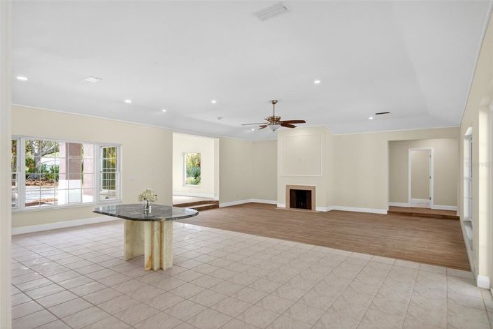 Image No.15-7 Bed Property for sale