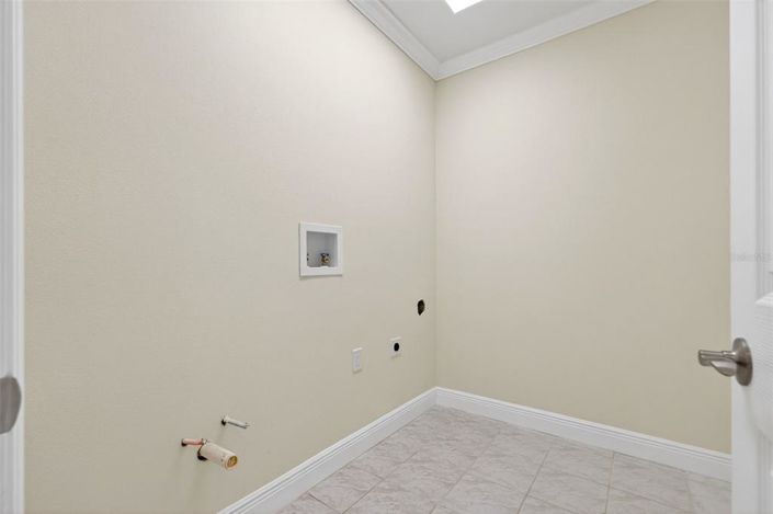 Image No.17-7 Bed Property for sale