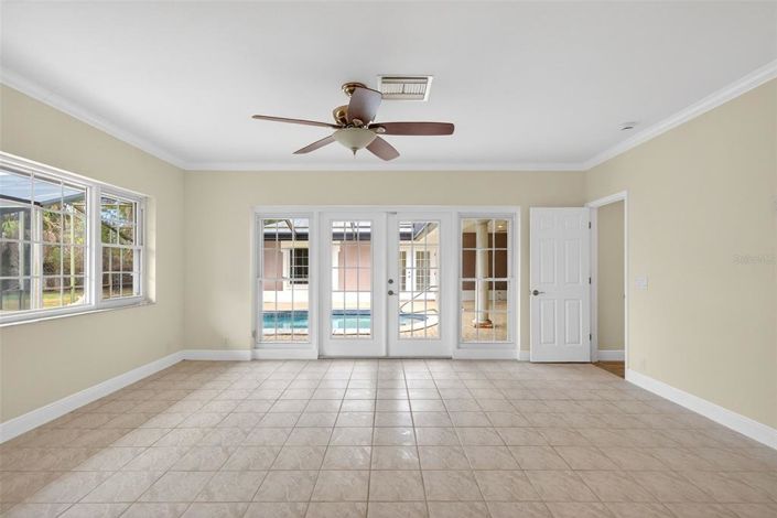 Image No.20-7 Bed Property for sale