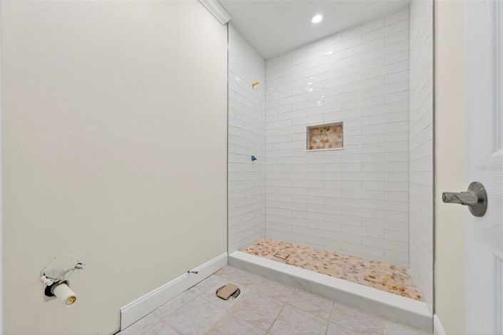 Image No.29-7 Bed Property for sale