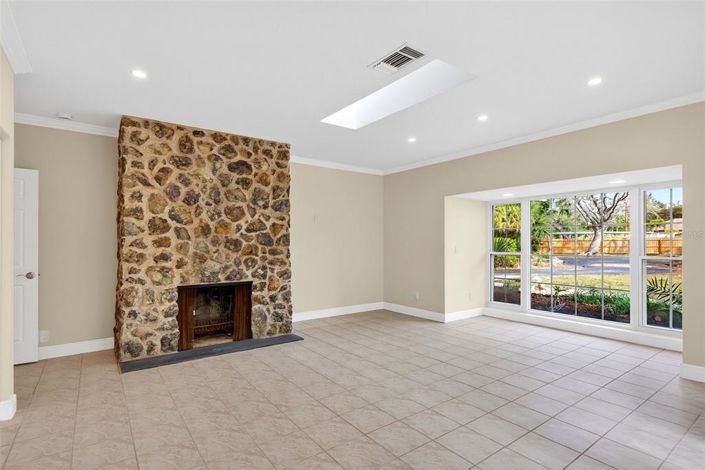 Image No.34-7 Bed Property for sale