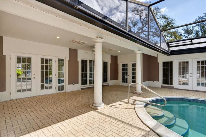 Image No.40-7 Bed Property for sale