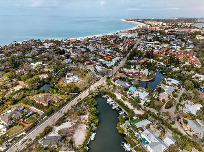 Image No.5-7 Bed Property for sale