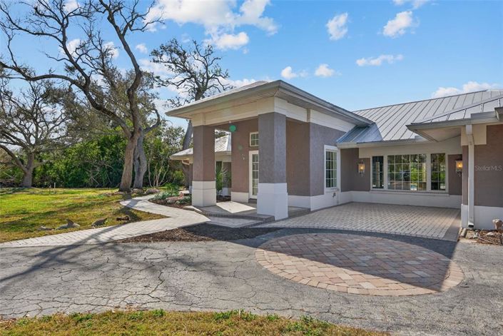 Image No.8-7 Bed Property for sale