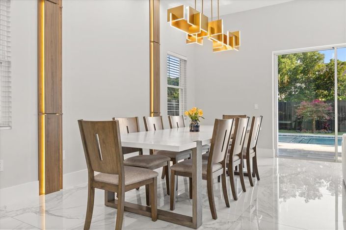 Image No.11-4 Bed Property for sale