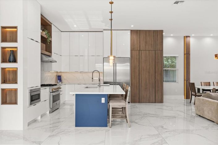 Image No.14-4 Bed Property for sale