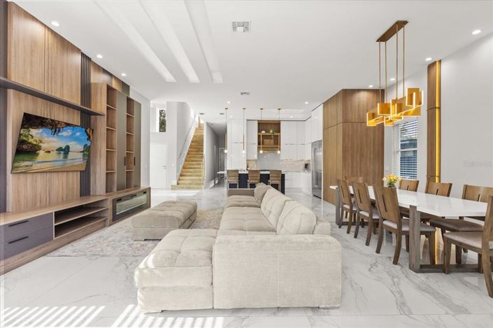 Image No.15-4 Bed Property for sale