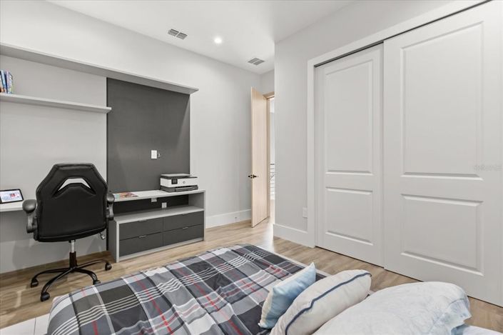 Image No.35-4 Bed Property for sale