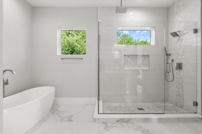 Image No.36-4 Bed Property for sale