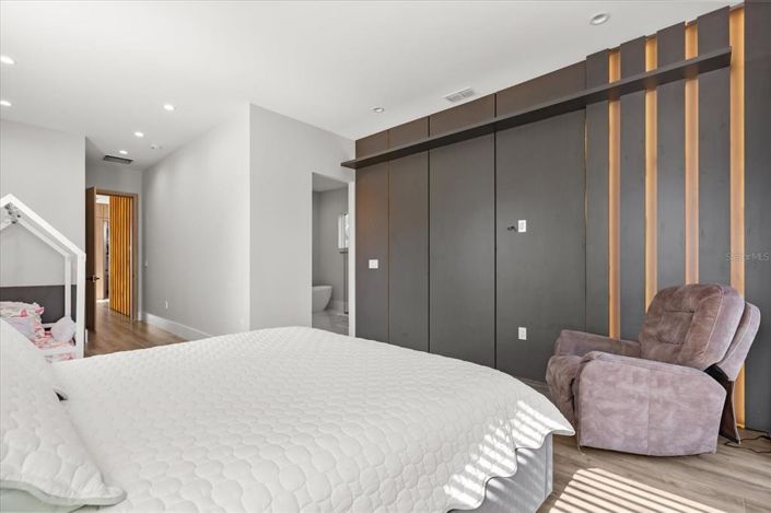 Image No.38-4 Bed Property for sale