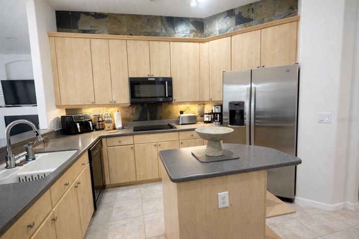 Image No.25-3 Bed Property for sale