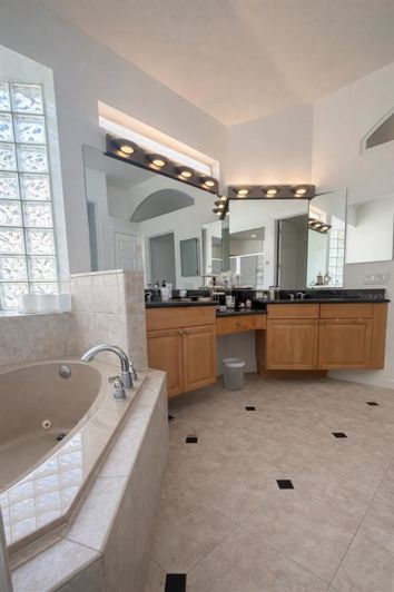 Image No.34-3 Bed Property for sale