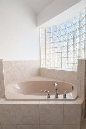 Image No.36-3 Bed Property for sale