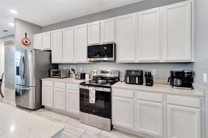 Image No.17-15 Bed Property for sale