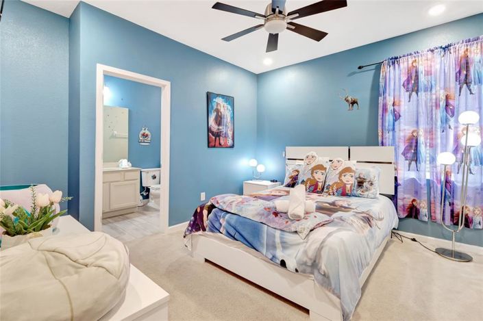 Image No.35-15 Bed Property for sale