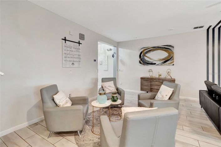 Image No.8-15 Bed Property for sale