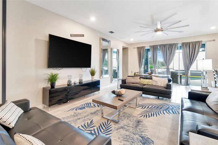 Image No.9-15 Bed Property for sale