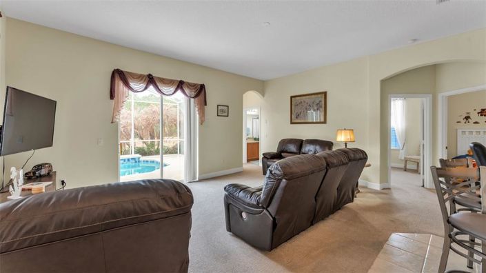 Image No.40-5 Bed Property for sale