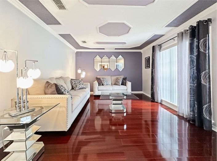 Image No.12-4 Bed Property for sale