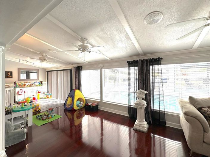 Image No.20-4 Bed Property for sale