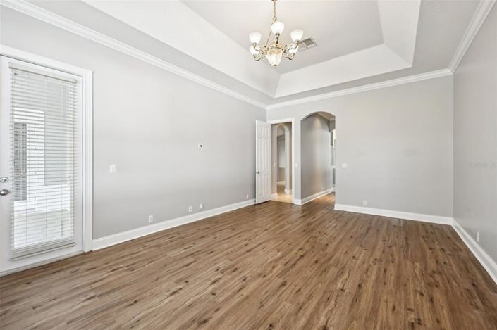 Image No.25-5 Bed Property for sale