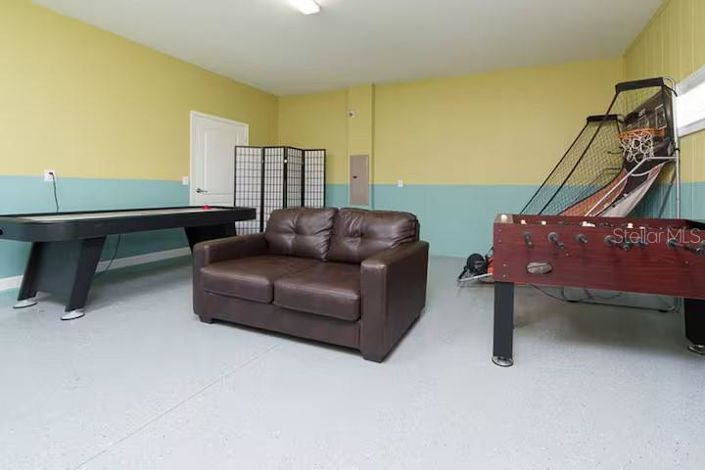 Image No.16-8 Bed Property for sale