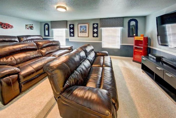 Image No.36-8 Bed Property for sale