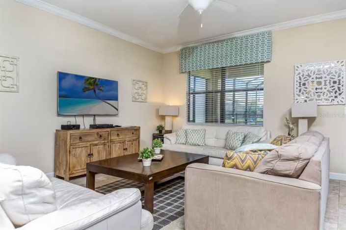 Image No.7-8 Bed Property for sale