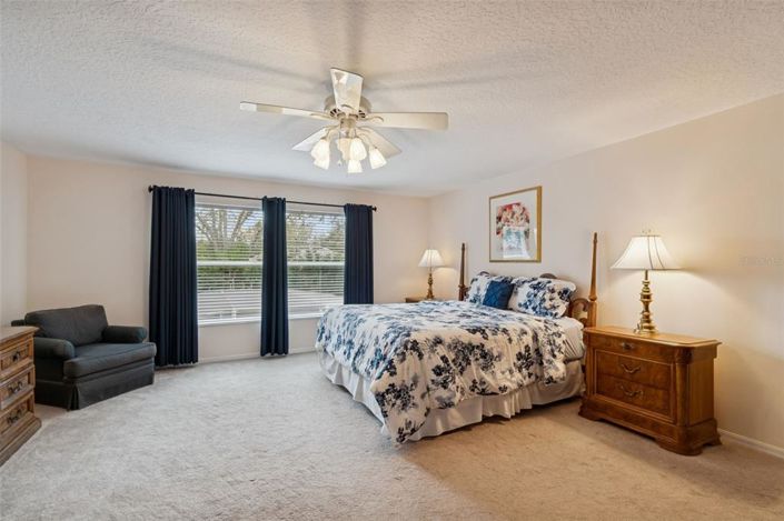 Image No.22-5 Bed Property for sale