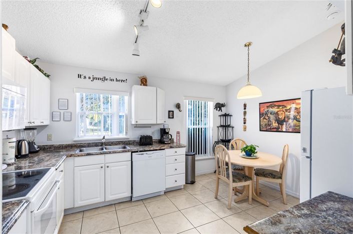 Image No.3-Propriété de 5 chambres à vendre à Clermont