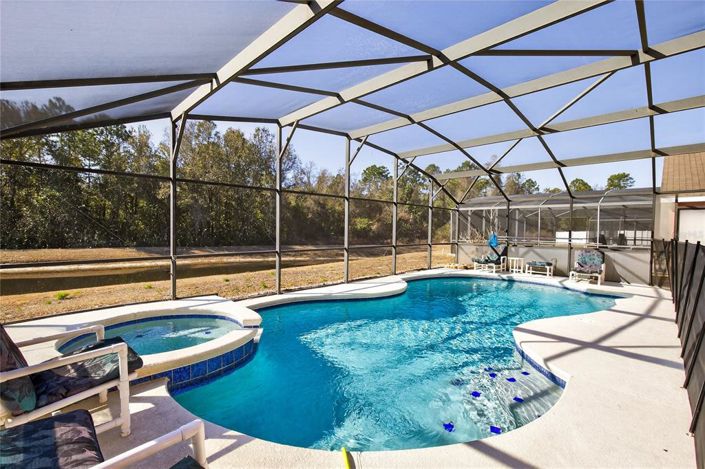 Image No.2-Propriété de 5 chambres à vendre à Davenport