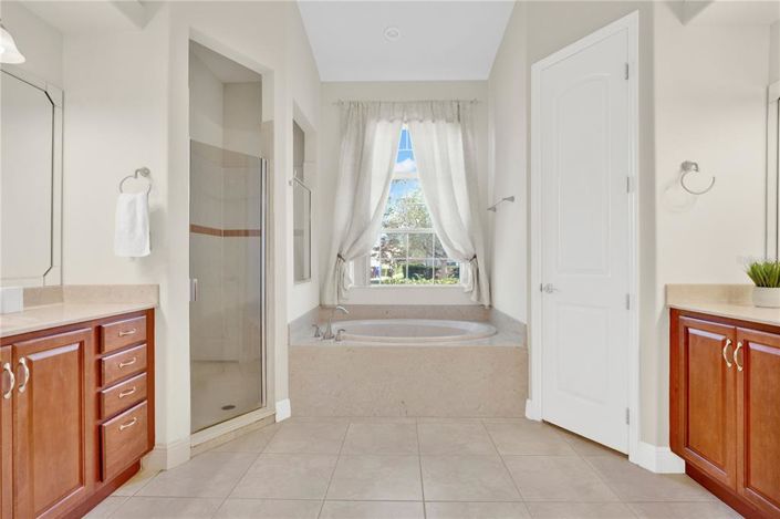 Image No.19-4 Bed Property for sale