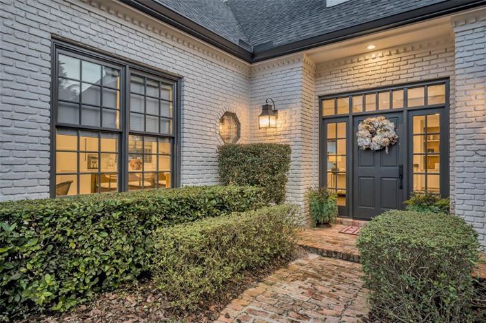 Image No.2-4 Bed Property for sale