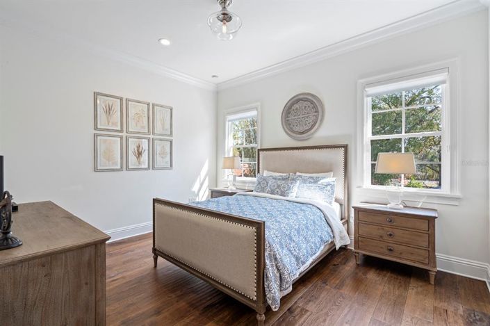 Image No.25-5 Bed Property for sale