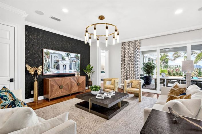 Image No.10-5 Bed Property for sale