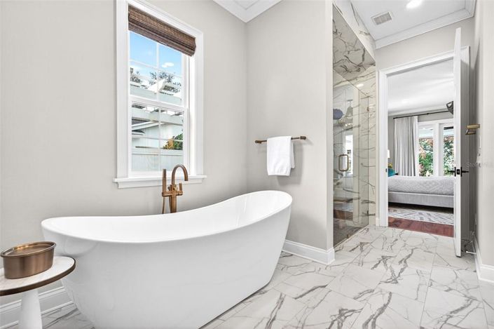 Image No.19-5 Bed Property for sale